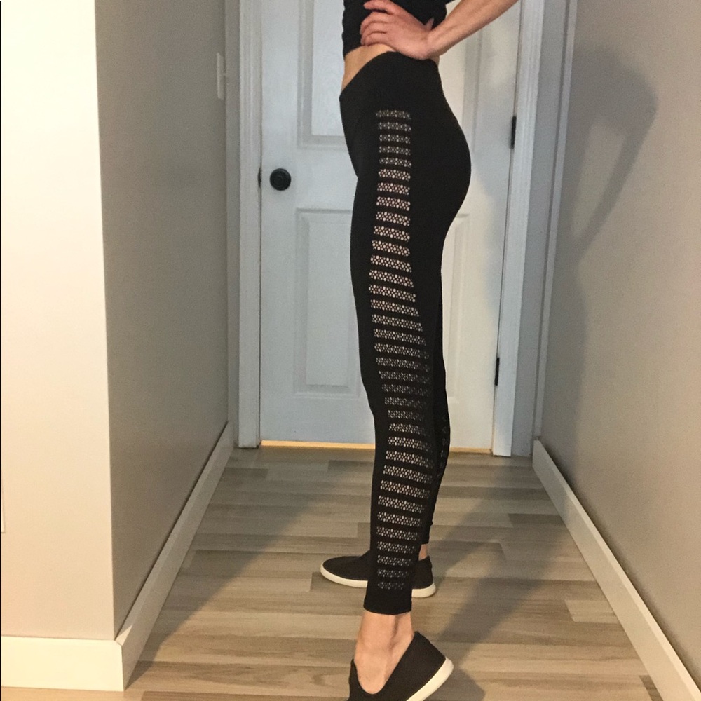 Lululemon Reveal, worm twice, black size, 4.